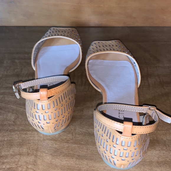 Restricted Leather Sandals - Picture 3 of 5